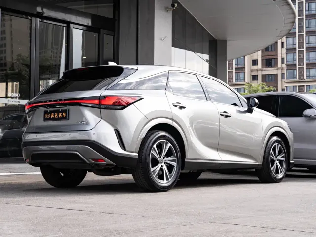 Lexus RX — Фото автомобиля 3