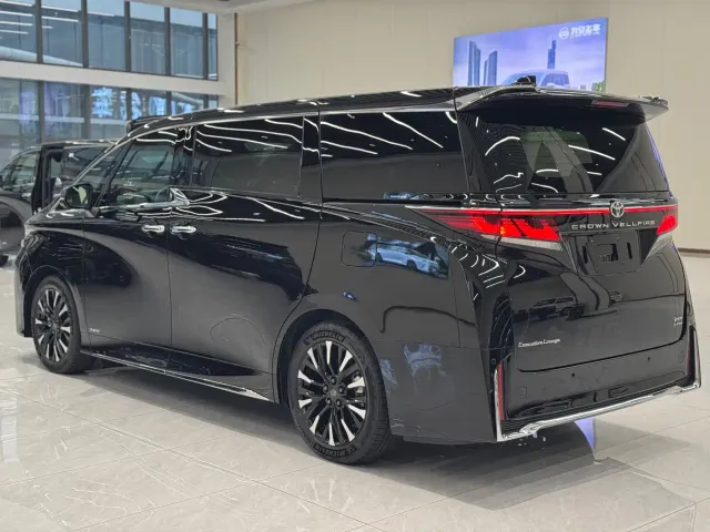 Toyota Vellfire — Фото автомобиля 13