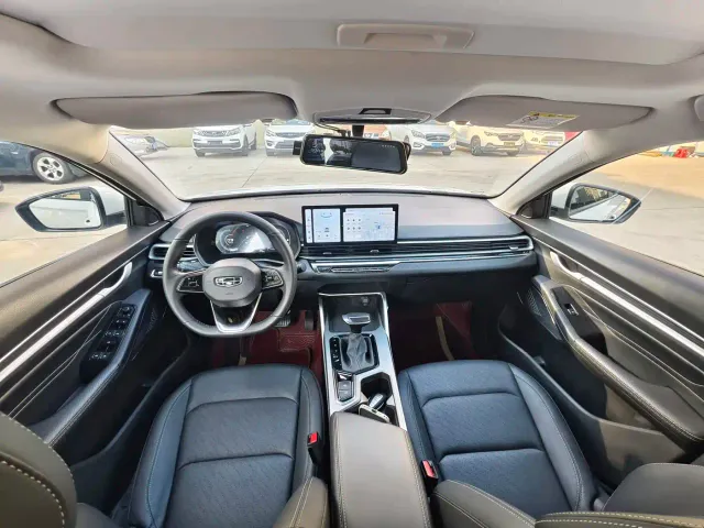 Geely Emgrand — Фото автомобиля 12