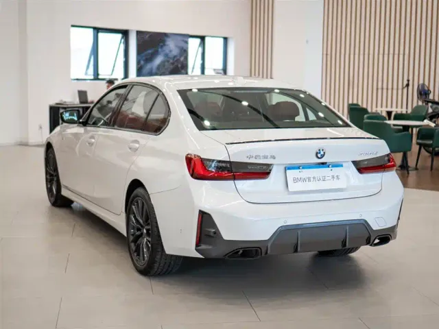 BMW 3 Series — Фото автомобиля 9