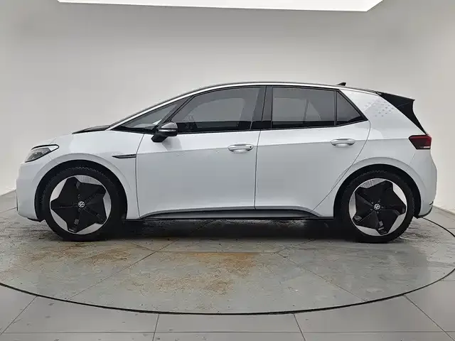 Volkswagen ID.3 — Фото автомобиля 3