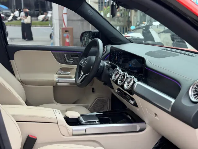 Mercedes-Benz EQB — Фото автомобиля 12