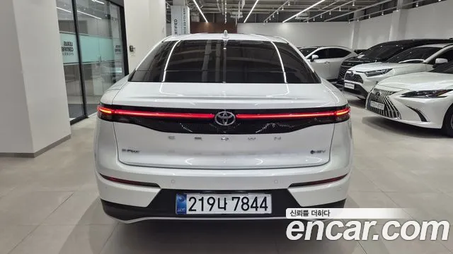 Toyota Crown — Фото автомобиля 4