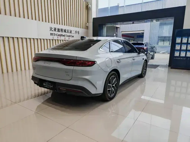 BYD Qin L — Фото автомобиля 7