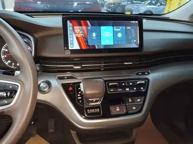 Roewe iMAX8 — Фото автомобиля 12