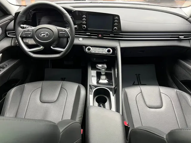 Hyundai Elantra — Фото автомобиля 9