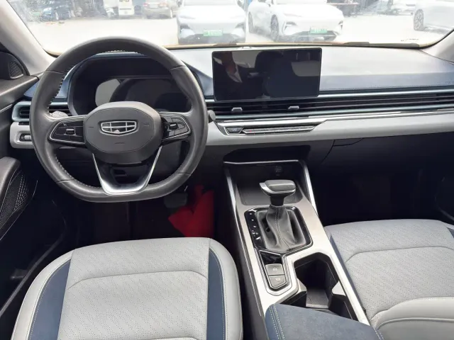 Geely Emgrand — Фото автомобиля 7