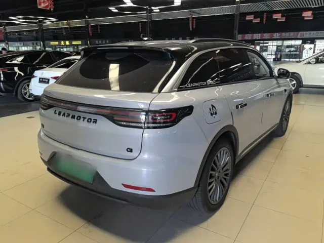 Leapmotor C11 — Фото автомобиля 6