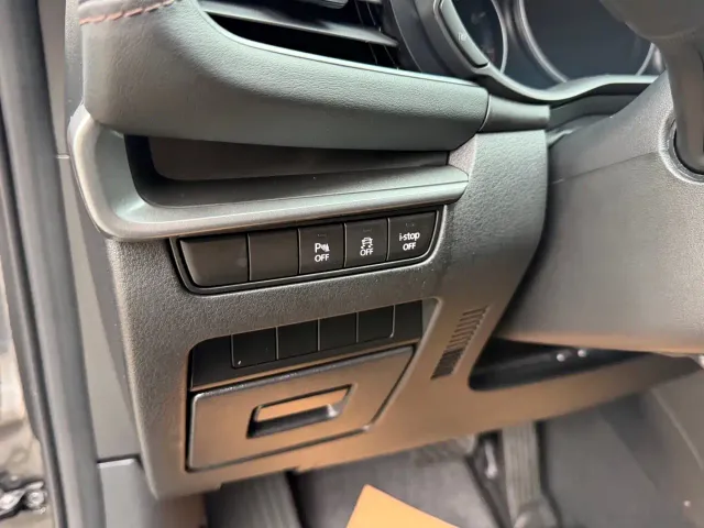 Mazda Axela — Фото автомобиля 26