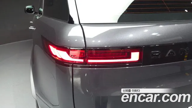 Land Rover Range Rover Sport — Фото автомобиля 8