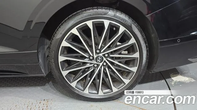 Hyundai Grandeur GN7 — Фото автомобиля 6