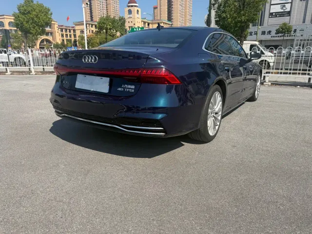Audi A7L — Фото автомобиля 12
