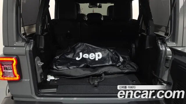 Jeep Wrangler JL — Фото автомобиля 24