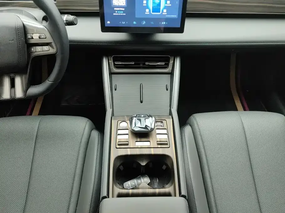 BYD Qin L 2024 DM-i 80KM Leading Edition — Фото автомобиля 16