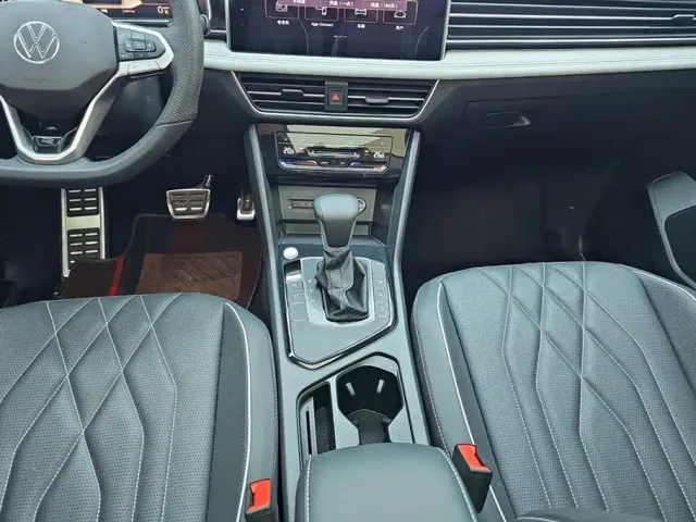 Volkswagen Tiguan L — Фото автомобиля 16