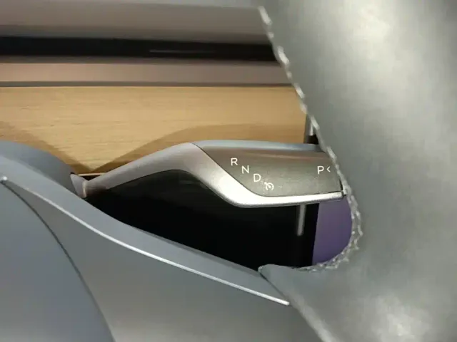 Tesla Model Y — Фото автомобиля 13