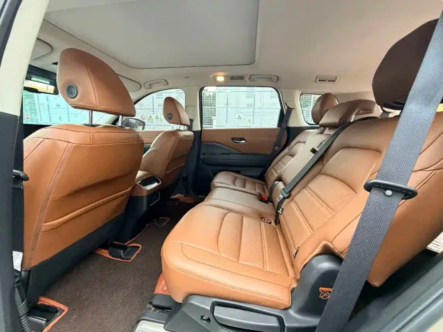 Nissan Terra — Фото автомобиля 12