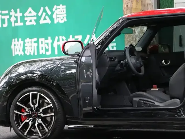 MINI John Cooper Works — Фото автомобиля 17