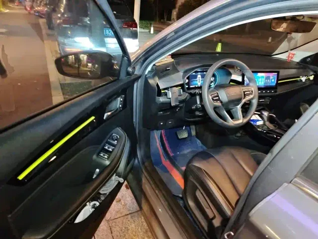 Roewe i5 — Фото автомобиля 17