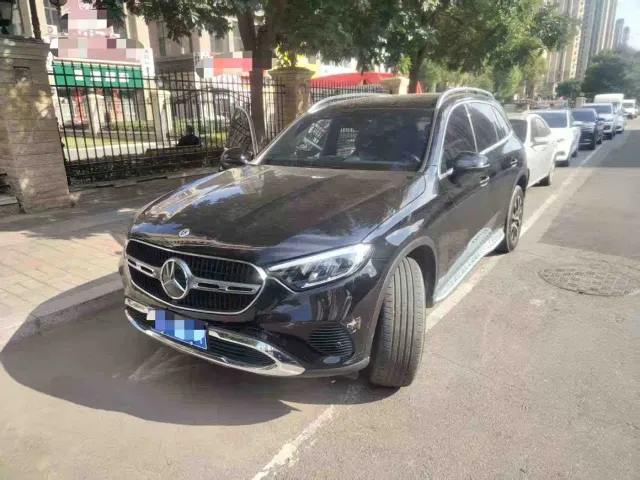 Фотография автомобиля — Mercedes-Benz GLC-Class