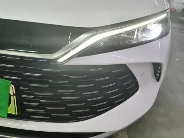 BYD Qin L — Фото автомобиля 23