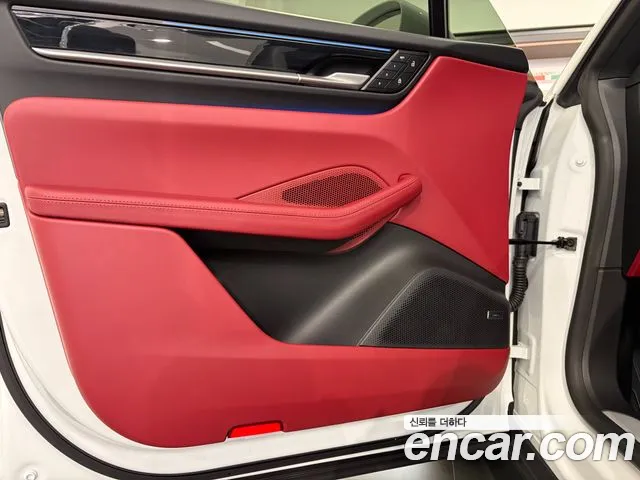 Porsche Macan — Фото автомобиля 10