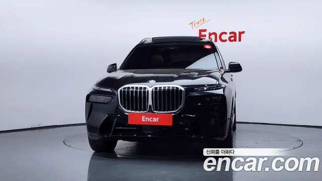 BMW X7 xDrive 40d M Sport 7 мест — Фото автомобиля 3