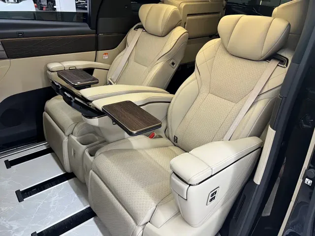 Toyota Alphard — Фото автомобиля 12