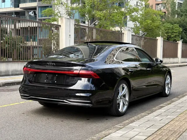 Audi A7L — Фото автомобиля 16