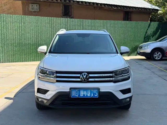 Фотография автомобиля — Volkswagen Tharu