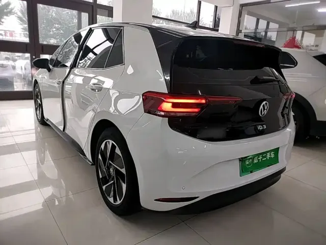 Volkswagen ID.3 — Фото автомобиля 4