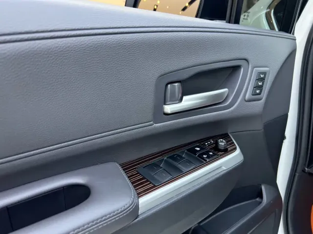 Toyota Granvia — Фото автомобиля 9