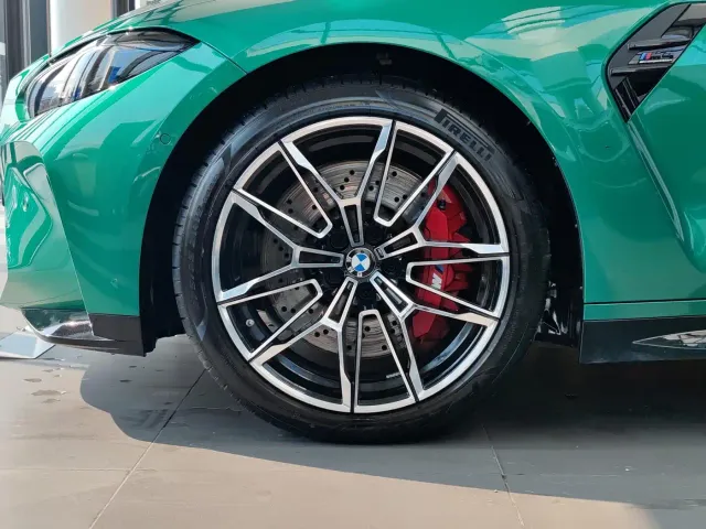 BMW M4 — Фото автомобиля 13