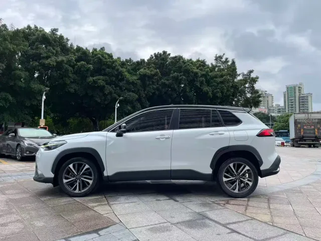 Toyota Frontlander — Фото автомобиля 4