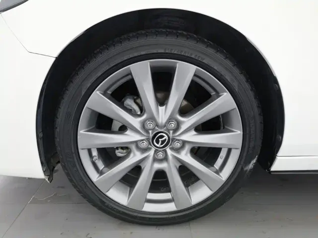 Mazda Axela — Фото автомобиля 17