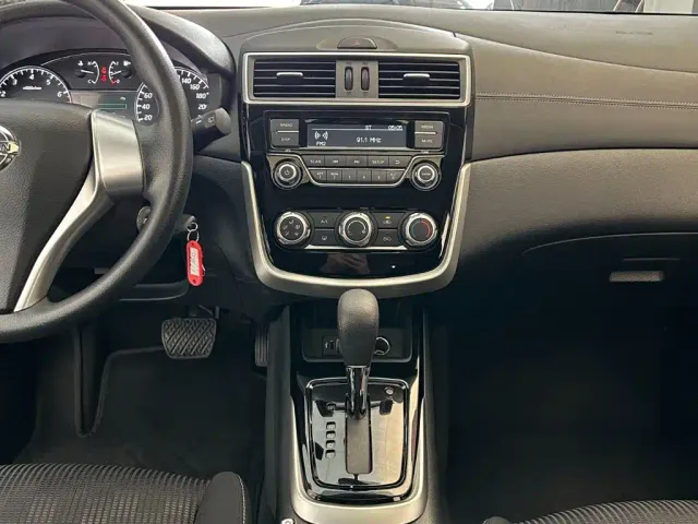 Nissan Tiida — Фото автомобиля 9