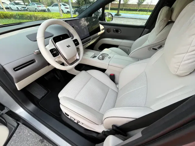 Li Auto i6 — Фото автомобиля 11