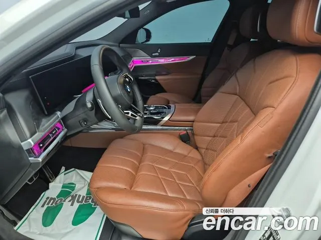 BMW 7-Series 7 серия (G70) 740i xDrive M Sport — Фото автомобиля 11
