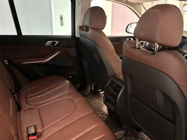 BMW X5 — Фото автомобиля 12