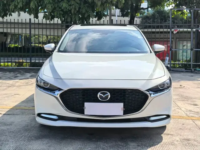 Mazda Axela — Фото автомобиля 3
