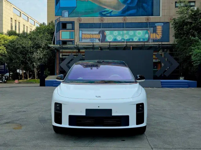 Li Auto i6 — Фото автомобиля 2