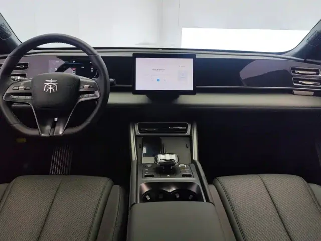 BYD Qin L — Фото автомобиля 12