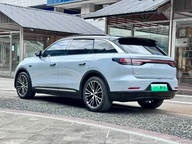 Leapmotor C11 — Фото автомобиля 13