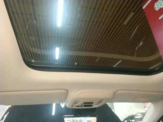 Buick Envision Plus — Фото автомобиля 17