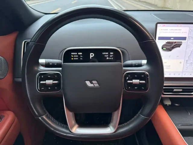 Li Auto L9 — Фото автомобиля 15