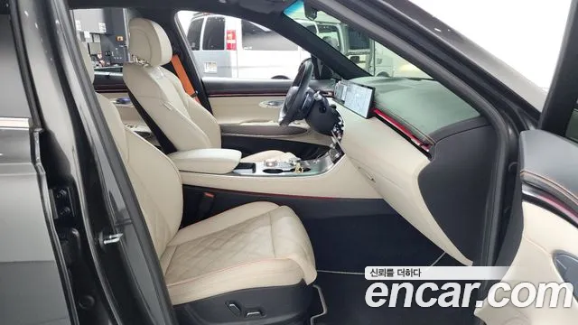Genesis GV70 — Фото автомобиля 26