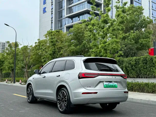 Aito M7 — Фото автомобиля 3