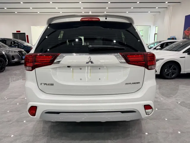 Mitsubishi Outlander — Фото автомобиля 5