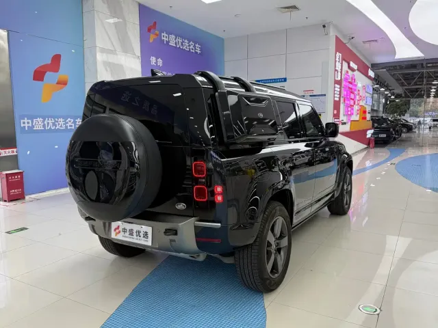 Land Rover Defender — Фото автомобиля 5