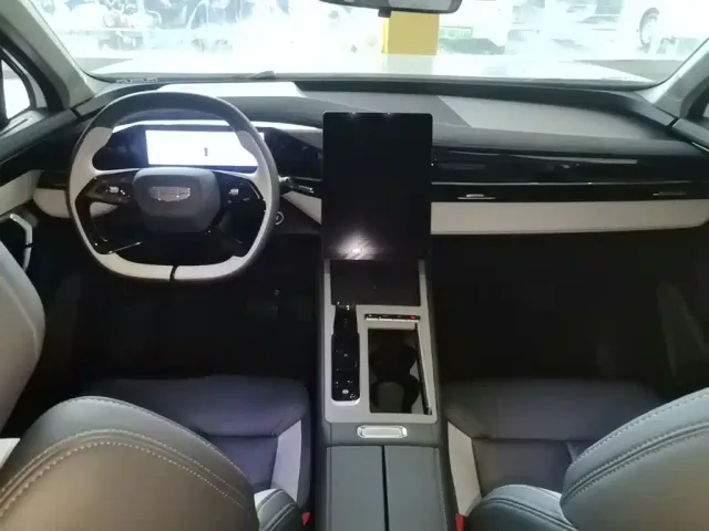 Geely Boyue L — Фото автомобиля 9